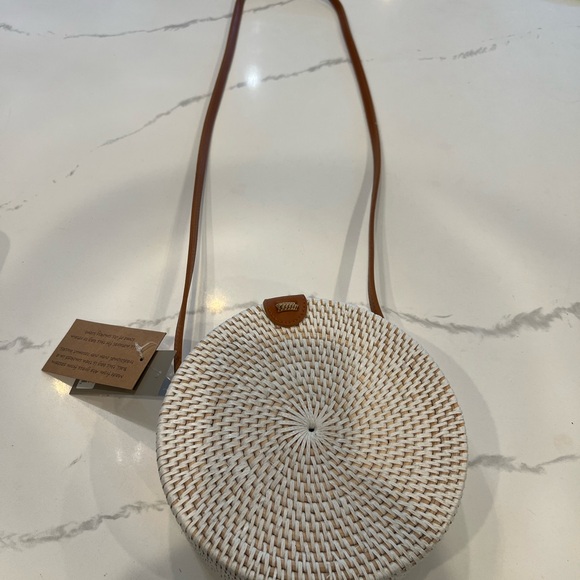 Crown Vintage White Woven Crossbody Bag with Tan Strap - NWT - Picture 1 of 5
